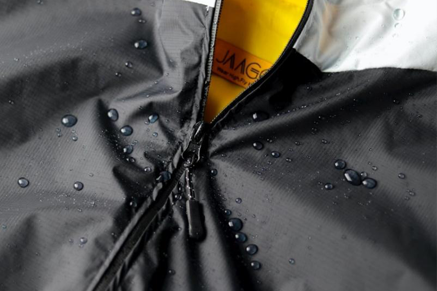 Jaqueta de chuva preta impermeável para homens