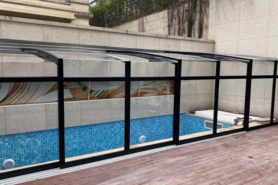 Strong polycarbonate swimming pool enclosure