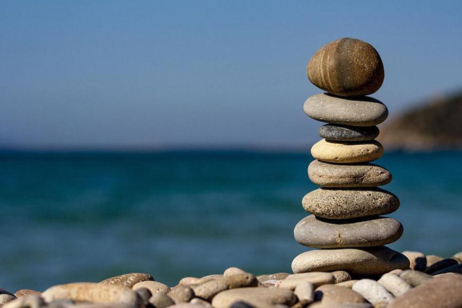 A henge of stones piled and balanced together