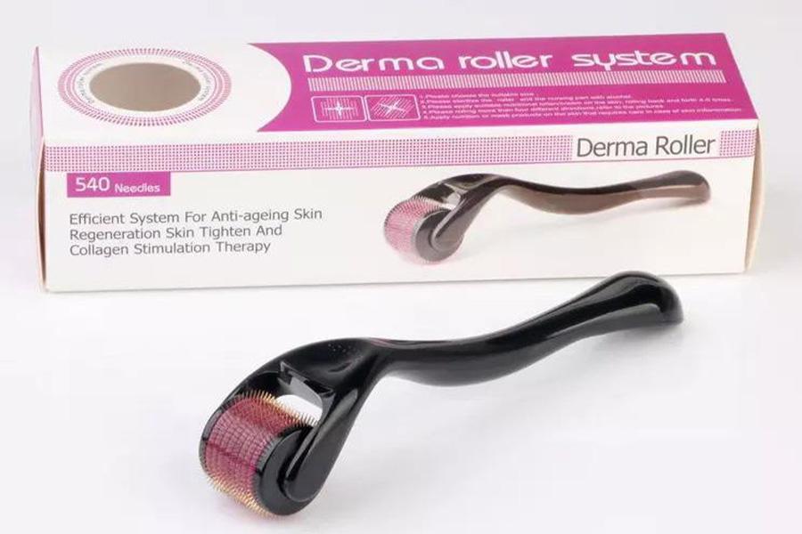 Derma roller with titanium microneedles