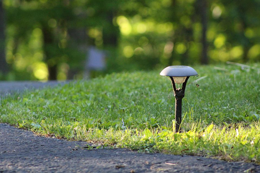 Solar pathway light during daytime