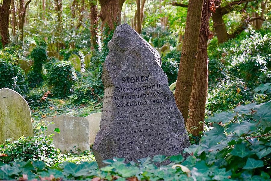 Fieldstone not resilient to weather in a cemetery