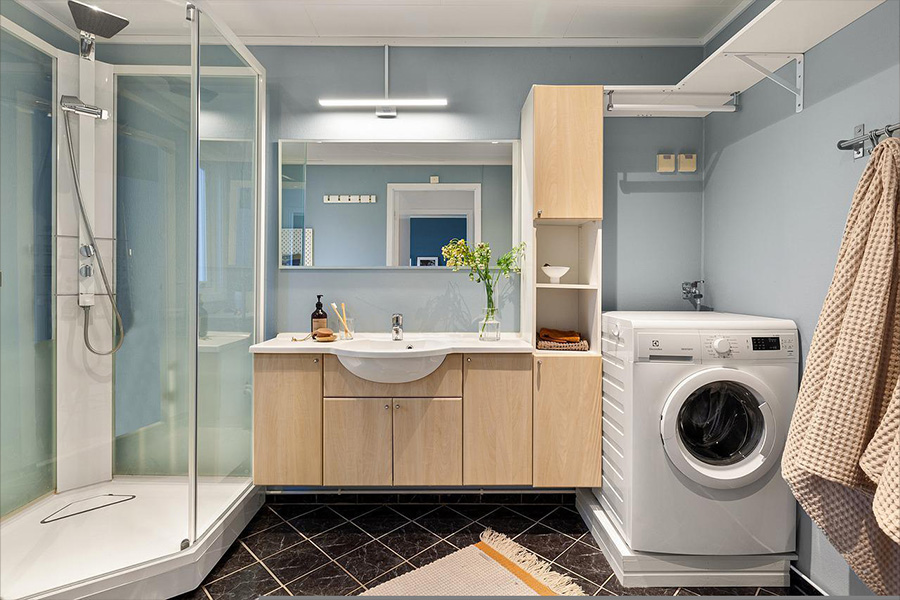 Modern bathroom mirror with cabinet